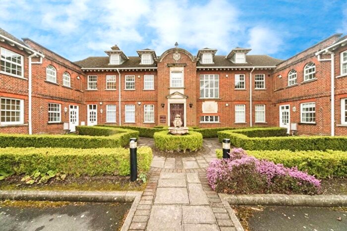 2 Bedroom Apartment For Sale In Artillery Mews, Tilehurst Road, Reading, RG30