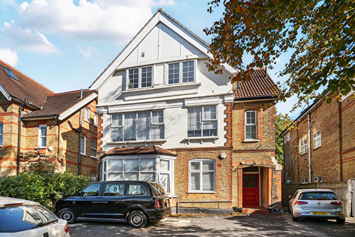 3 Bedroom Apartment For Sale In Grove Park Road, Eltham, SE9