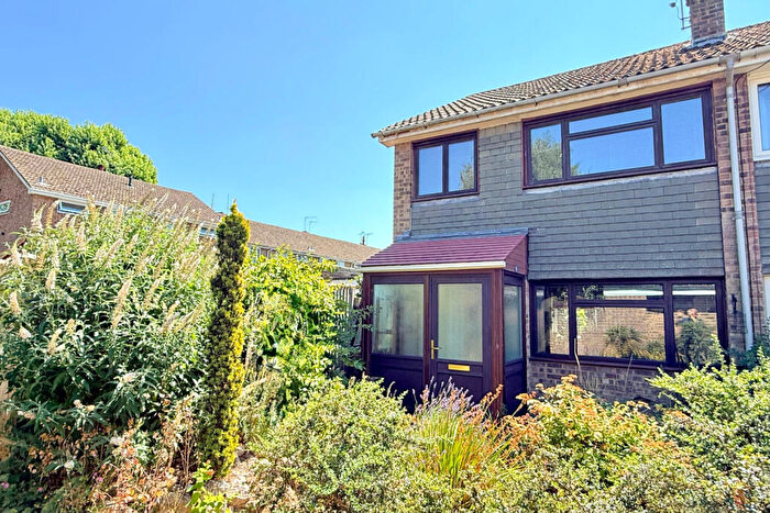 3 Bedroom End Of Terrace House For Sale In Cunningham Close, Ringwood, BH24