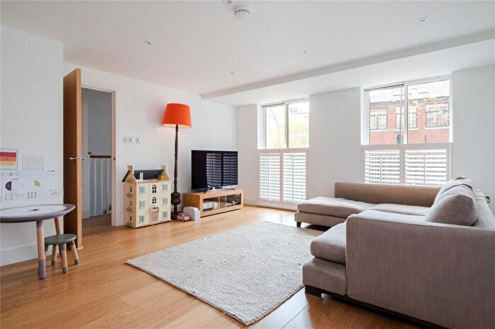 2 Bedroom Flat For Sale In Owen Street, London, EC1V