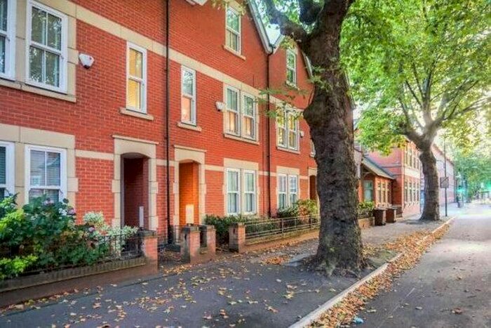 4 Bedroom Property To Rent In Castle Boulevard, Nottingham, NG7