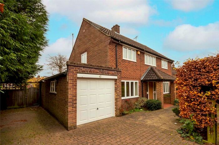 3 Bedroom Detached House To Rent In Lords Meadow, Redbourn, St. Albans AL3