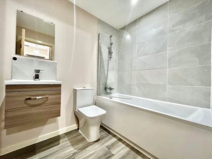 1 Bedroom Flat To Rent In Balmoral House, Windsor Street, Salford, M5