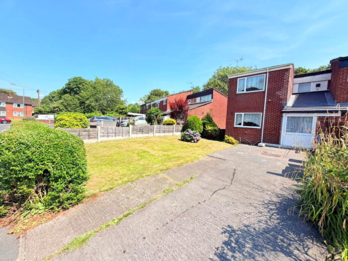3 Bedroom End Of Terrace House For Sale In Parry Mead, Bredbury, Stockport, SK6