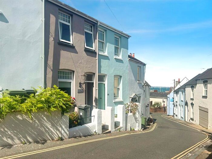 2 Bedroom Terraced House For Sale In Sun Hill, Cowes, Isle Of Wight, PO31