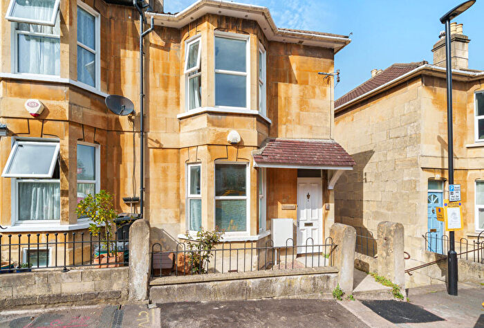 4 Bedroom End Of Terrace House For Sale In Magdalen Avenue, Bath, Somerset, BA2