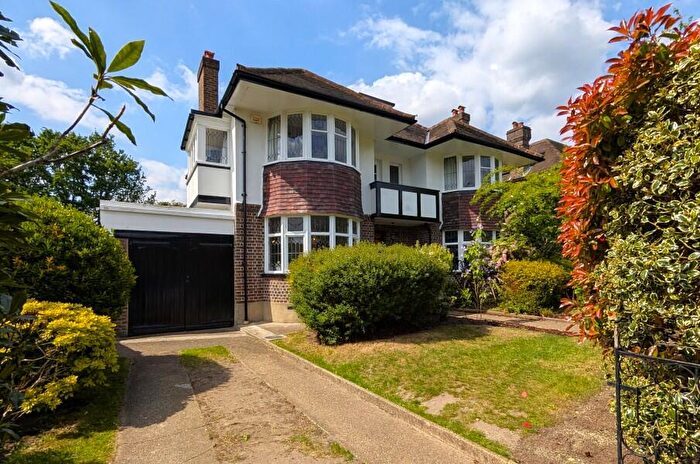 4 Bedroom Detached House To Rent In Horsell, Surrey, GU21