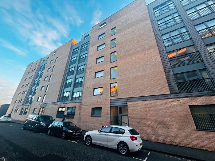 2 Bedroom Flat To Rent In Bell Street, Glasgow, Glasgow, G4