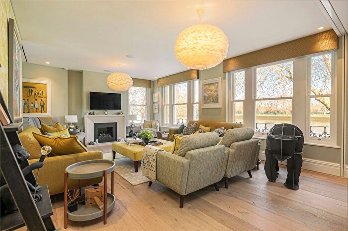 5 Bedroom End Terrace House For Sale In Embankment, Putney, London, SW15