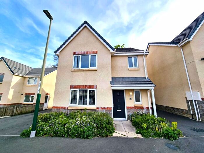 3 Bedroom Detached House To Rent In Millers Wood, Blackwood, NP12