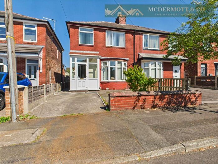 3 Bedroom Semi-Detached House For Sale In Kew Road, Failsworth, M35