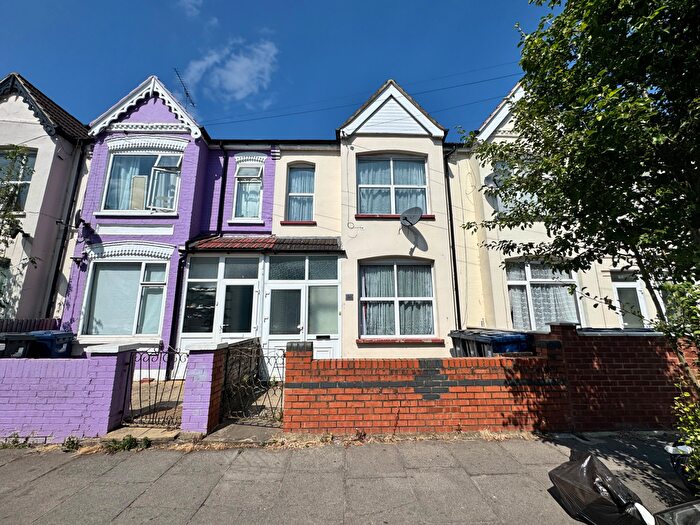 4 Bedroom Terraced House To Rent In Abbotts Road, Southall, UB1