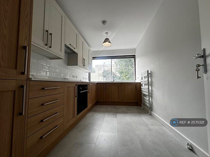3 Bedroom Flat To Rent In Southbury, London, NW8