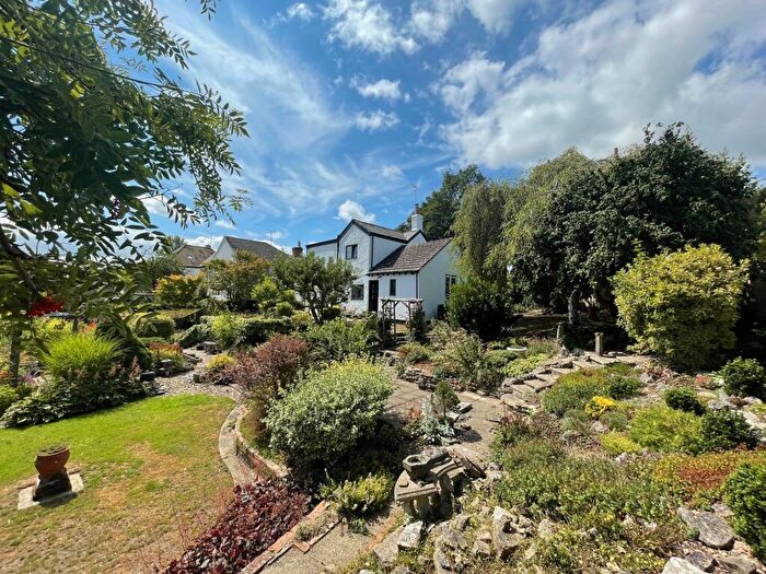 3 Bedroom Detached House For Sale In Stones Lane, Cricklade, SN6