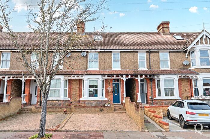 4 Bedroom Terraced House For Sale In Borden Lane, Sittingbourne, Kent, ME10