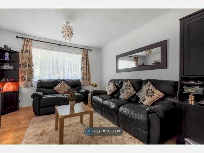 2 Bedroom Terraced House To Rent In Rupert Walk, Reading, RG1