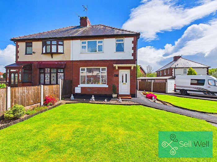 3 Bedroom Semi-Detached House For Sale In Edge Fold Crescent, Worsley, Manchester, M28