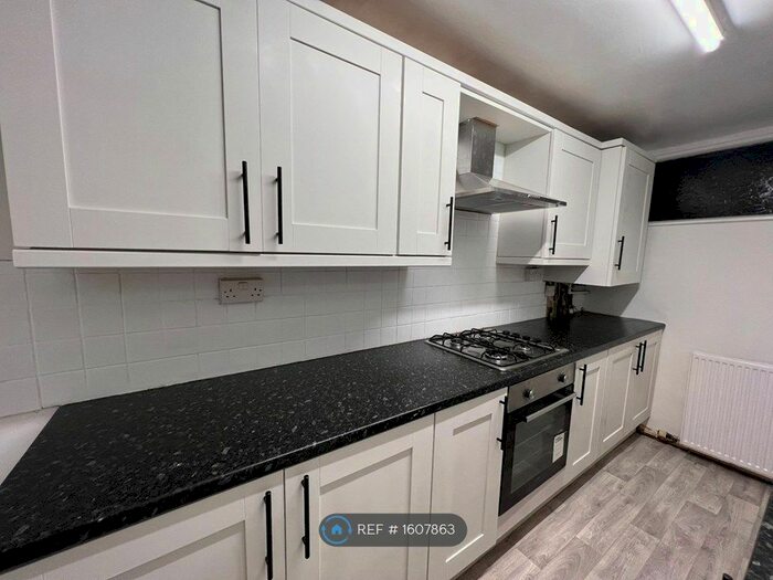 2 Bedroom Terraced House To Rent In King Street, Dukinfield, SK16