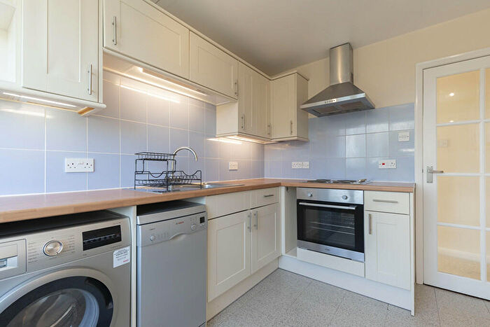1 Bedroom Apartment To Rent In Withyholt Court, Cheltenham, GL53