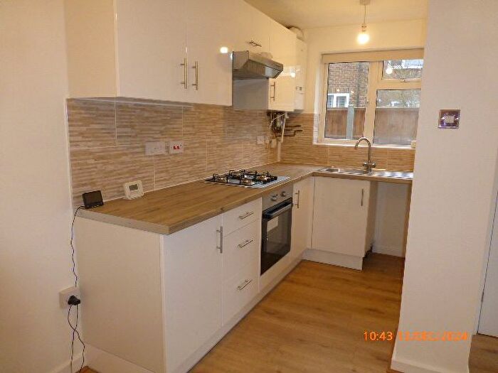 1 Bedroom Terraced House To Rent In Lucas Gardens, Luton, LU3