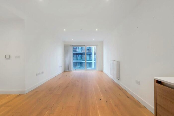 2 Bedroom Flat To Rent In Norton House, Woolwich, London, SE18