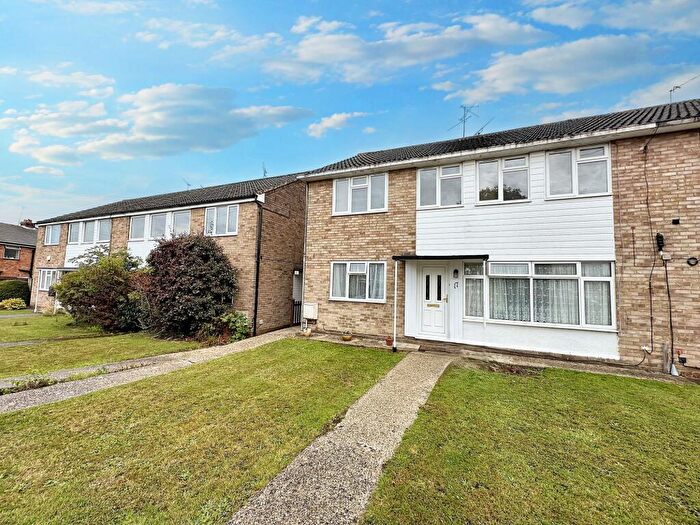 2 Bedroom Maisonette For Sale In Dukes Farm Road, Billericay, CM12