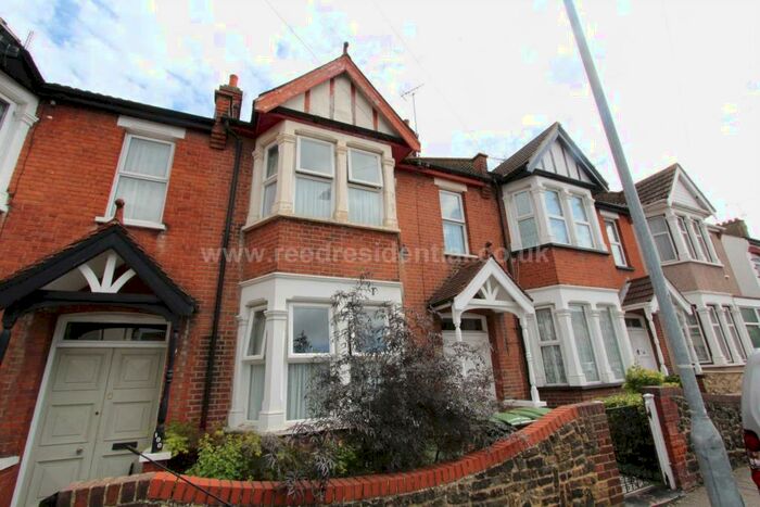 3 Bedroom Terraced House To Rent In Glenwood Ave, Westcliff On Sea, SS0