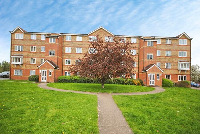 2 Bedroom Flat For Sale In Orkney House, Watford, WD18