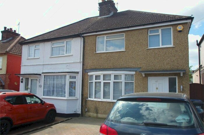 3 Bedroom Semi-Detached House To Rent In Oakdene Road, Watford, WD24