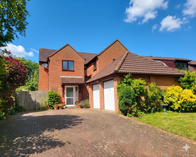 5 Bedroom Detached House For Sale In Harvard Close, Milton Keynes, MK14