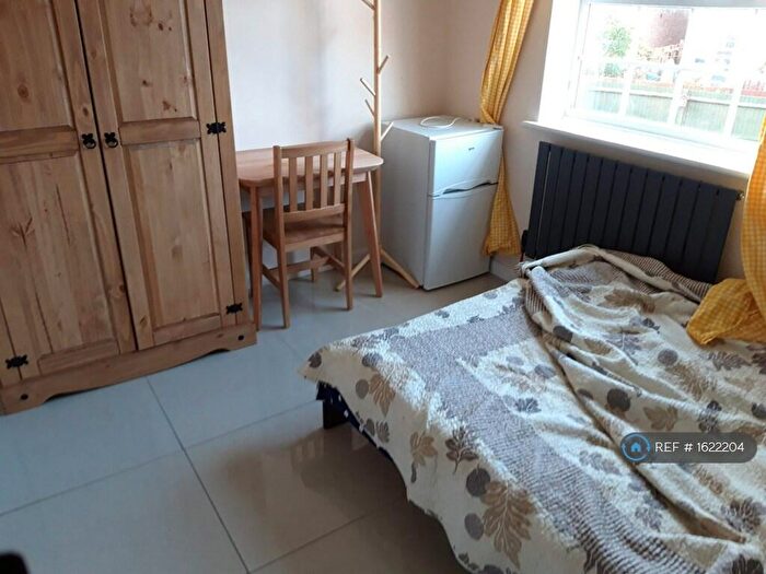 Studio To Rent In Warwick Way, Dartford, DA1