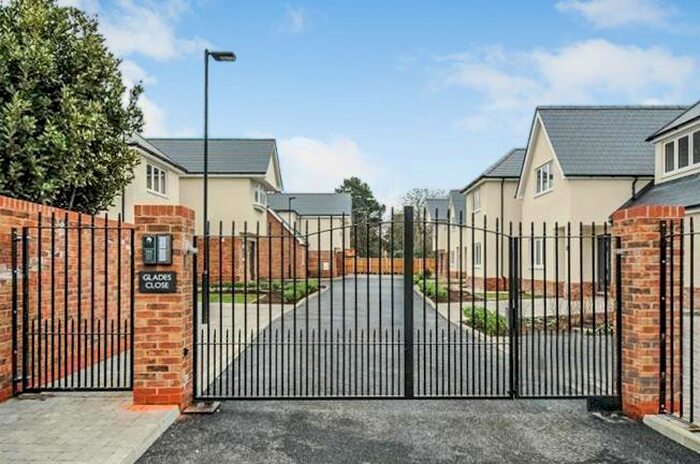 4 Bedroom Detached House To Rent In Hedley Close, High Street, Romford, RM1