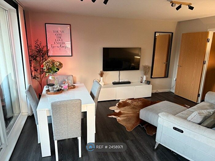 2 Bedroom Flat To Rent In Bell Barn Road, Birmingham, B15