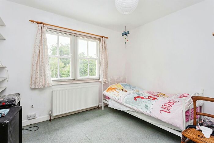5 Bedroom Detached House For Sale In Littlehaven Lane, Horsham, RH12