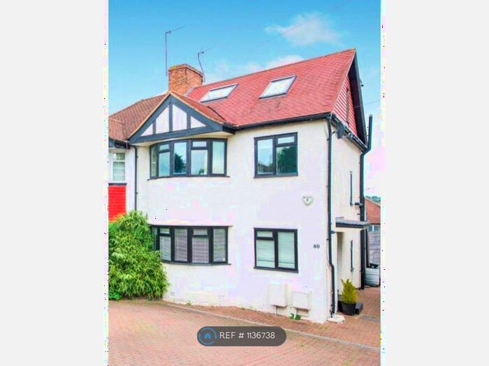 4 Bedroom Semi-Detached House To Rent In Gallants Farm Road, Barnet, EN4
