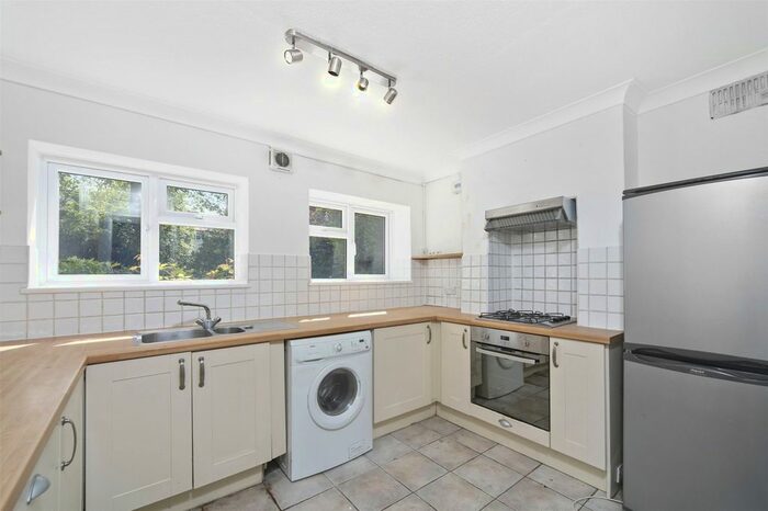 2 Bedroom Flat To Rent In Vanbrugh Hill, London, SE3