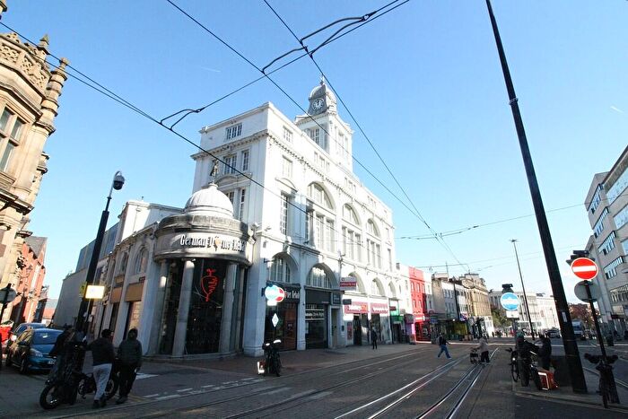 1 Bedroom Apartment For Sale In Top Floor Apartment At Telegraph House, - High Street, Sheffield, S1