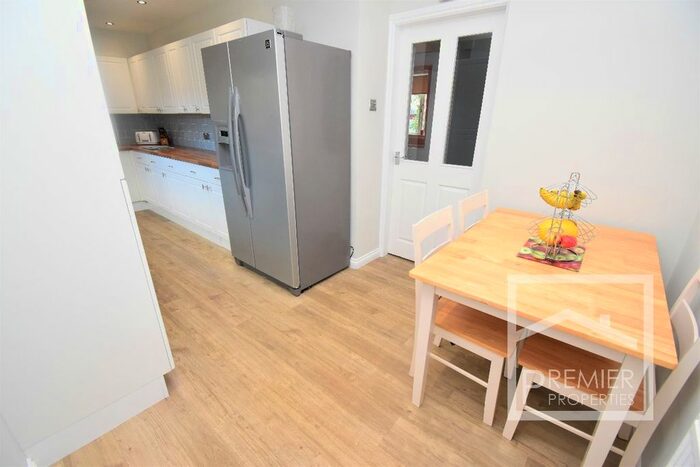 3 Bedroom End Of Terrace House For Sale In Drumvale Drive, Chryston, Glasgow, G69