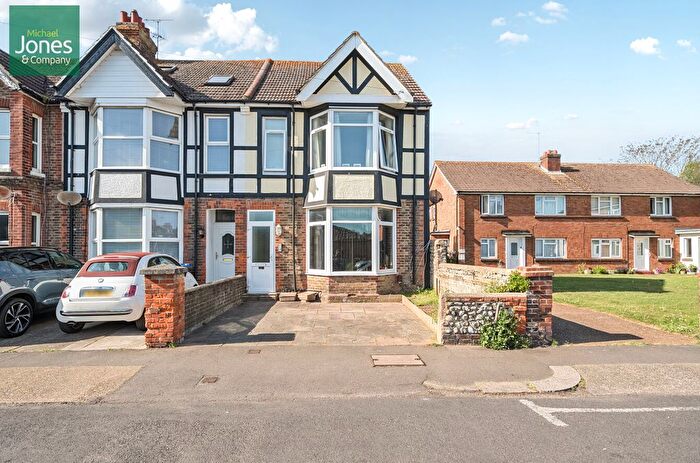 2 Bedroom Flat To Rent In Canterbury Road, Worthing, West Sussex, BN13