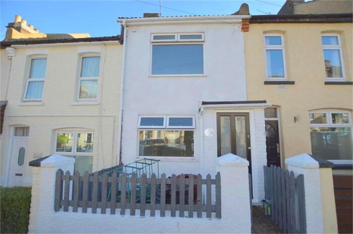 3 Bedroom Property To Rent In Gordon Road, Chatham, Kent, ME4