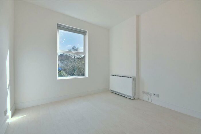 Studio To Rent In Gainsborough Road, Woodside Park, N12
