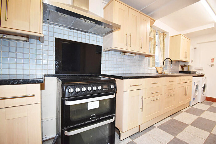 3 Bedroom End Of Terrace House To Rent In St. Georges Road, Gosford Green, Coventry, CV1