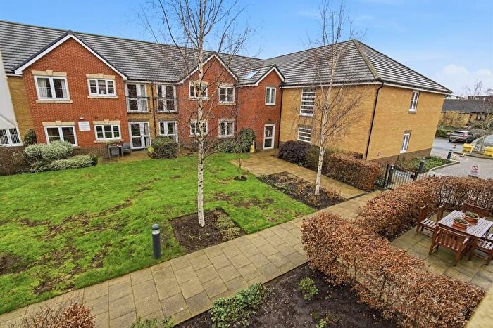 1 Bedroom Flat For Sale In Churchfield Road, Walton-On-Thames, KT12