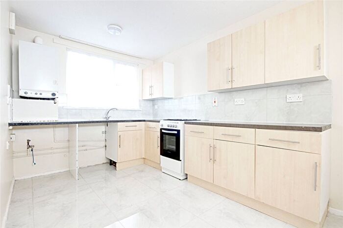 3 Bedroom Flat To Rent In Lytchet Way, Enfield, EN3