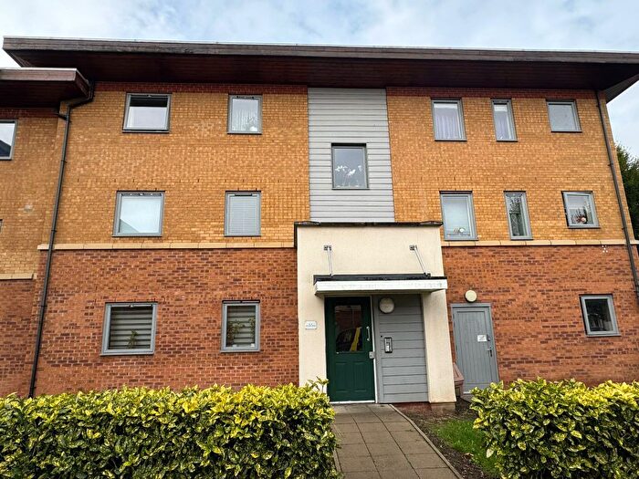 2 Bedroom Flat To Rent In Millicent Grove, London, N13