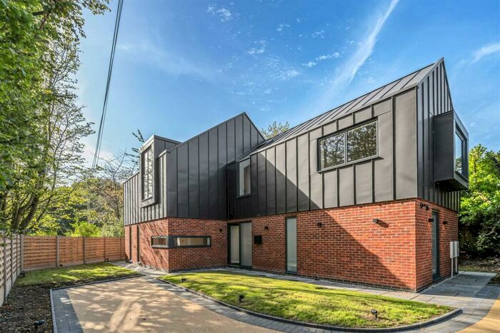 4 Bedroom Detached House For Sale In Bickenhill Lane, Catherine-De-Barnes, Solihull, B92