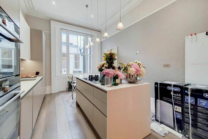 3 Bedroom Flat To Rent In Stanhope Gardens, South Kensington, London, SW7