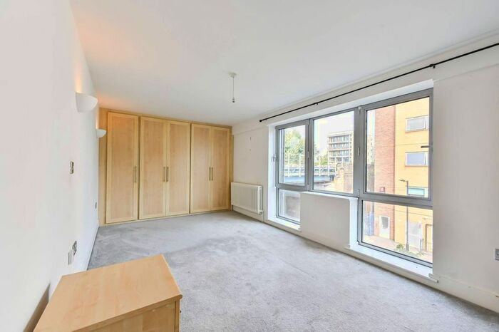 2 Bedroom Flat To Rent In John Ruskin Street, Camberwell, London, SE5