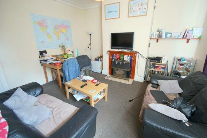 2 Bedroom Terraced House To Rent In Harold Mount, Hyde Park, Leeds, LS6