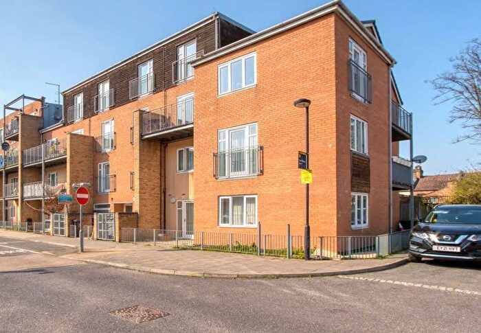 2 Bedroom Flat For Sale In Academia Way, London, N17
